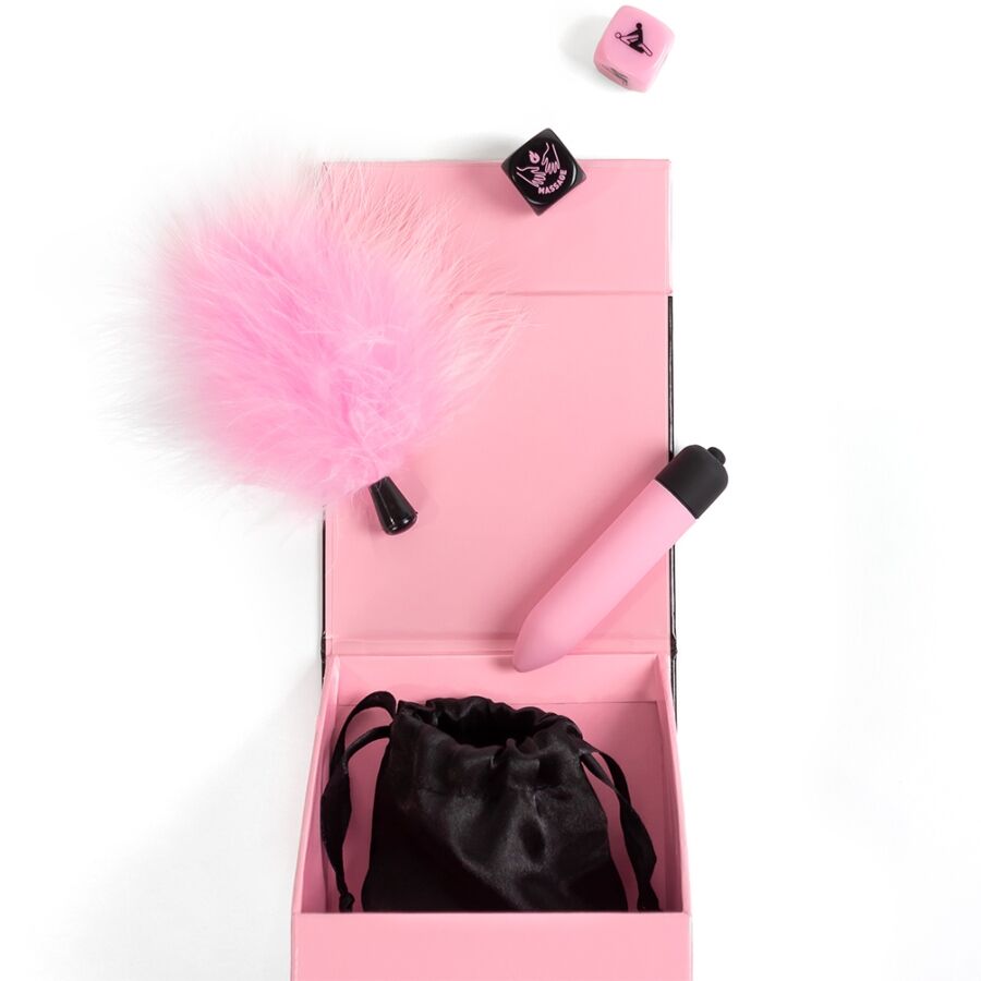 SECRET PLAY - CAJA DE PLACERES PARA PAREJAS DADOS + BALA VIBRADORA + PLUMERO